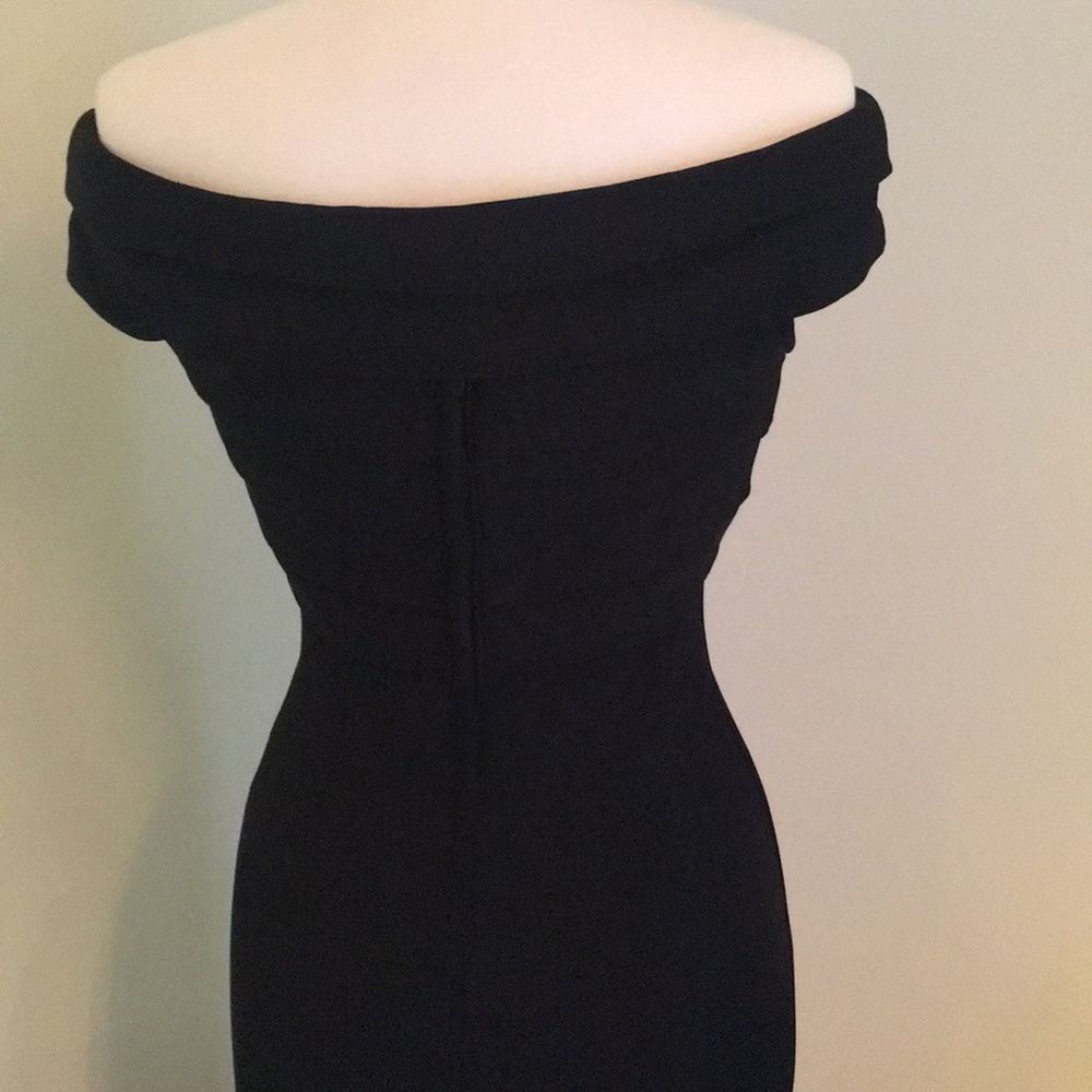 Vintage knit evening gown, curvy silhouette. 🍸 - Picture 3 of 12